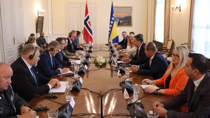 Članovi Predsjedništva BiH razgovarali sa ministrom odbrane Kraljevine Norveške