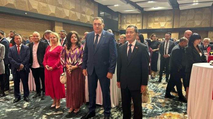 Dodik prisustvovao svečanom prijemu povodom 74 godine od osnivanja NR Kine