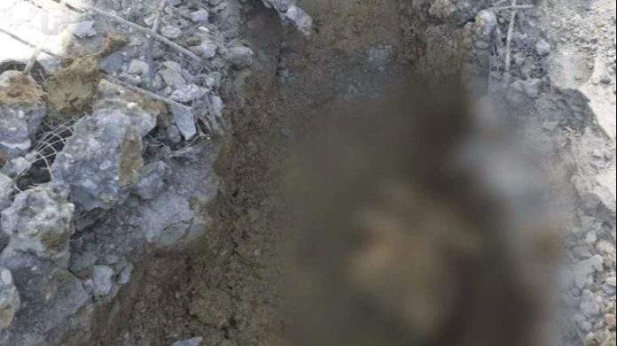Ekshumirani ostaci u dvorištu kuće ljekara: 