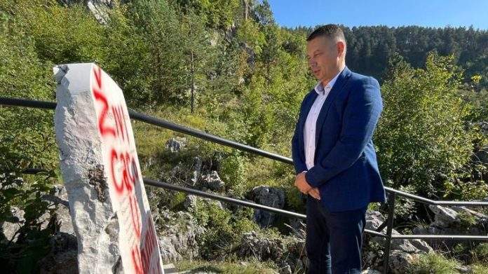 Nešić obišao spomenik na Kazanima: Počinioci skrnavljenja ne smiju proći nekažnjeno
