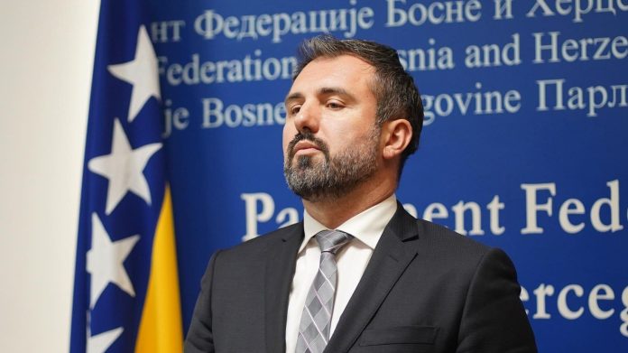 Stojanović pozvao gradonačelnika Stoca: Uklonite mural s obilježjima NDH