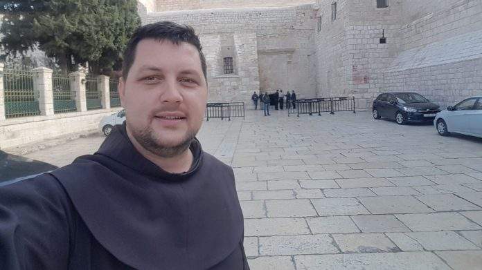 Državljani Crne Gore i Hrvatske napustili Izrael: Svi su na sigurnom
