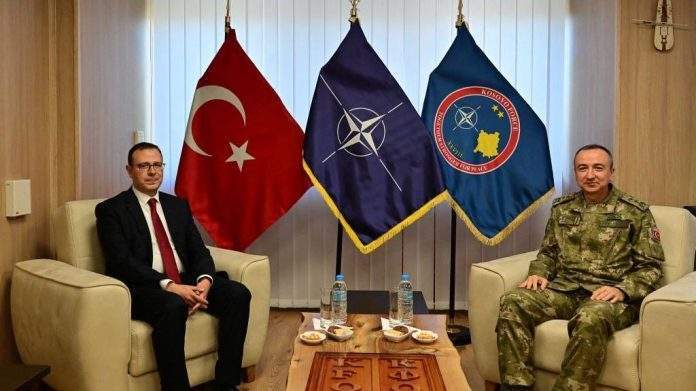 Komandant KFOR-a Ulutas primio turskog ambasadora Angilia