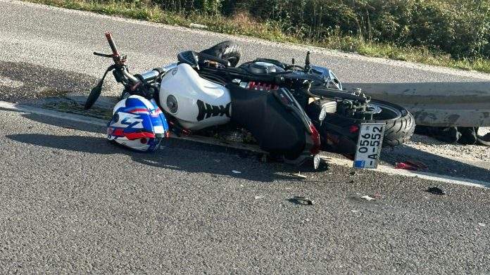 Motociklom se zabio u kombi: Prebačen na KCUS