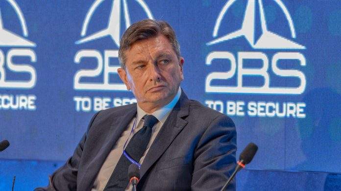 Pahor: Ako se ispostavi da iza događaja na sjeveru Kosova stoji Srbija, to bi bio znak da ostaje u sferi Moskve