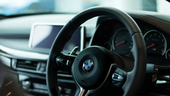 Upalila se rezerva u automobilu? Evo koliko kilometara imate pre nego što ostanete bez goriva