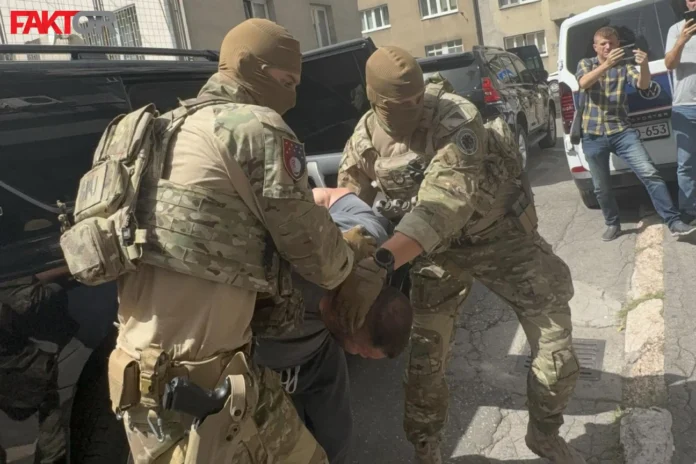 Akcija CateringŠmrk pod jakom policijskom pratnjom priveden u MUP KS
