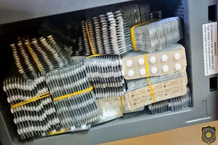 AkcijaFUP na sarajevskom aerodromu uhapsio Irca, poštom pokušao poslati desetke hiljada tableta