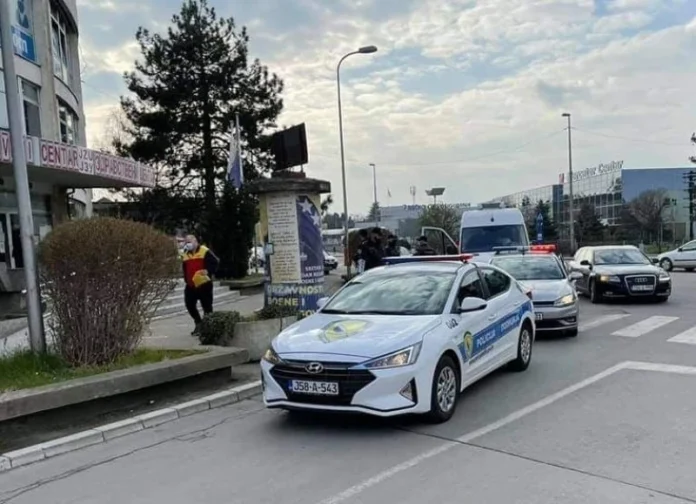 IncidentDvojici maloljetnika u Brčkom skinuli majice s ljiljanima: Uhapšene četiri osobe, terete ih za krivično djelo
