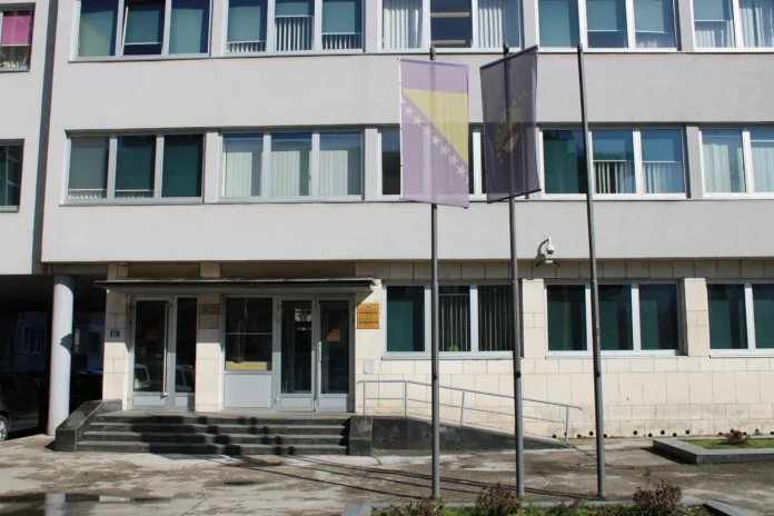 Kantonalni sud TuzlaPotvrđena optužnica protiv Hamida Telalovića: Na okrutan način usmrtio komšiju, pokušao ubiti i njegovog brata i suprugu