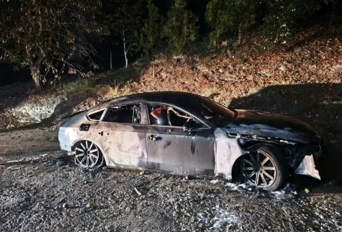 MUP BPKDrama u Goraždu: Nepoznate osobe zapalile automobil zastupnika, vatra prijetila kući