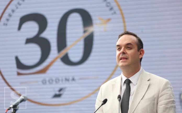 Od ratnih rana do prozora u svijet: Tri decenije otkako su nad Sarajevom ponovo poletjeli avioni