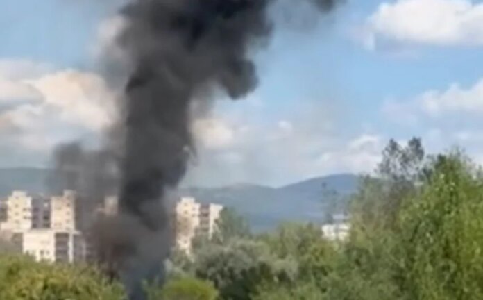 Požar u blizini RTV doma u Sarajevu: Vatrogasci na terenu
