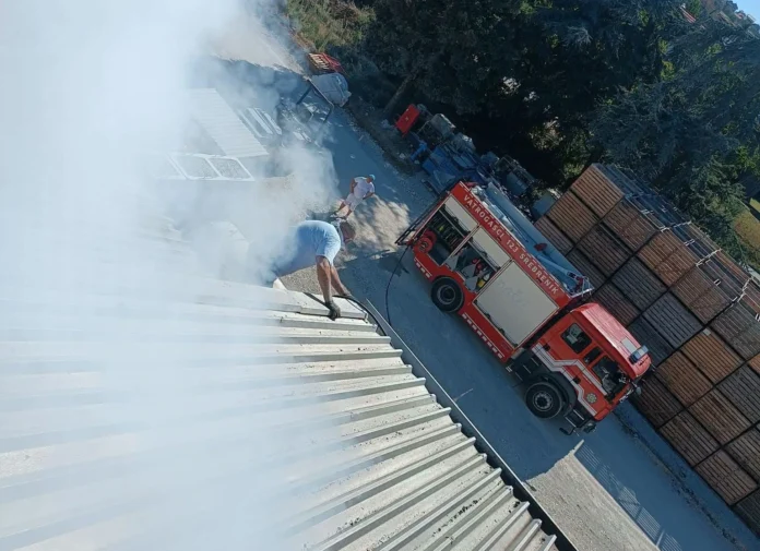 Požar u fabrici “Corn Flips” u Srebreniku: Vatrogasci i radnici se zajedničkim snagama izborili s vatrom