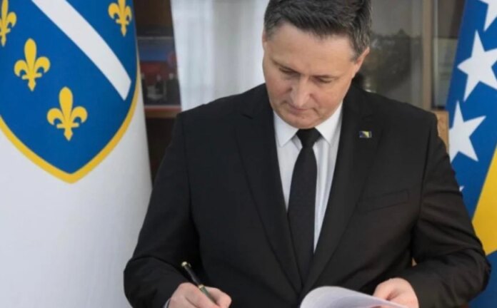Protiv kriminalizacije ljiljana: Bećirović zvanično zatražio ocjenu ustavnosti Krivičnog zakona RS