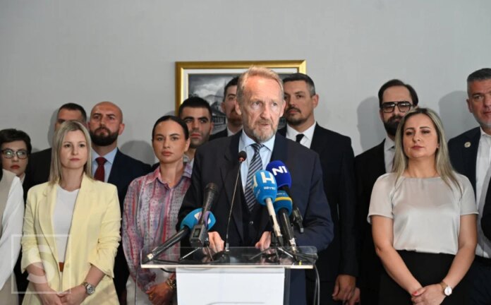 SDA: Apelacija ustavnom sudu spremna, simboli Armije RBiH ne smiju biti zabranjeni