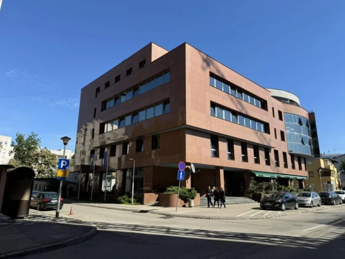 Službenica UIOBiH priznala krivicu, prikrila stotine hiljada maraka obaveza jednog špeditera