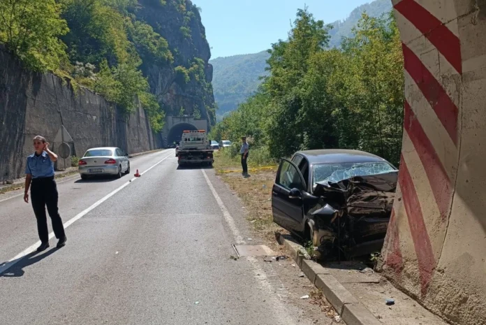 Teška nesreća u BiH: Vozač golfa udario u zid tunela i poginuo na mjestu