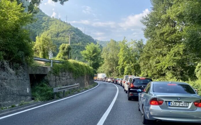 Vozači, oprez: Velike gužve na tri granična prijelaza, BIHAMK izdao važne savjete