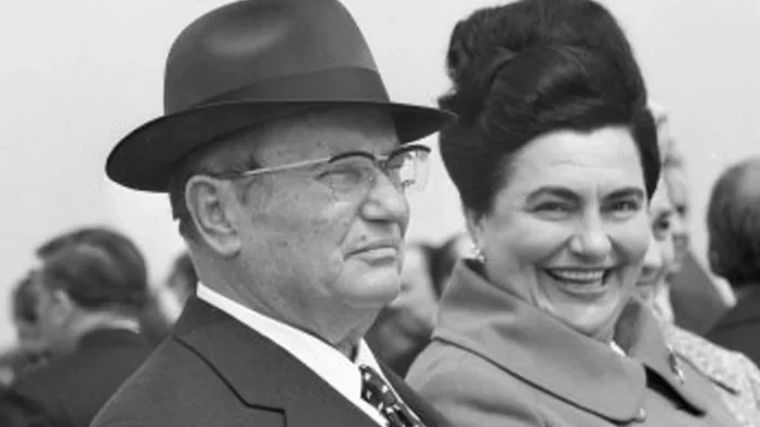 Evo koliko je tačno bio visok Josip Broz Tito: Visina je razlog zbog kojeg je pri rukovanju uvek radio jednu stvar