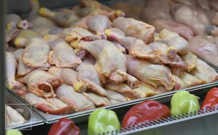 Izvoz piletine iz BiH u padu: Visoke temperature i suša dodatno ugrožavaju peradarsku industriju