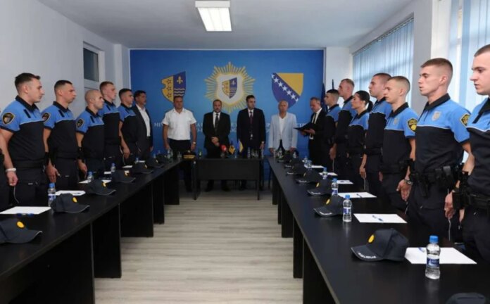 Jačaju policijske snage Bosanskopodrinjskog kantona: 20 novih policajaca stupilo na dužnost