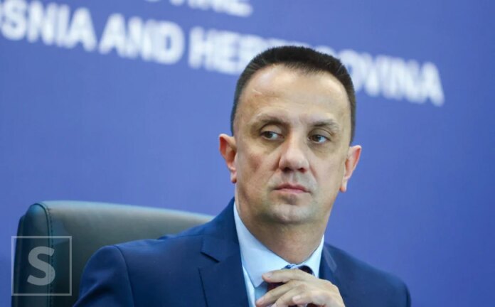 Lakić: “Predložene mjere za zbrinjavanje 1.100 radnika Željezare, mi nismo kreirali ovaj problem”