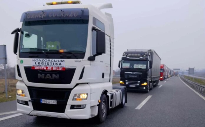 Novi problem za prijevoznike iz RS: Vozači vraćeni s granice zbog licenci