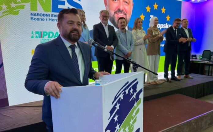 Ogrešević u Bihaću: Dostojanstvo bosanskog čovjeka mora biti vraćeno u središte politike