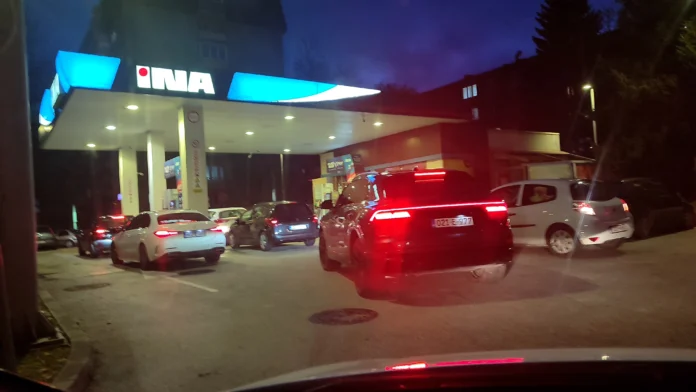 Oružana pljačkaU centru Kalesije opljačkana benzinska pumpa, razbojnik pobjegao s novcem