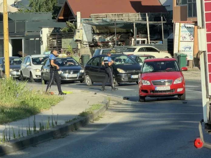 Potvrđeno iz policijeNaselje Irac u Tuzli: Maloljetni biciklista povrijeđen u sudaru s automobilom
