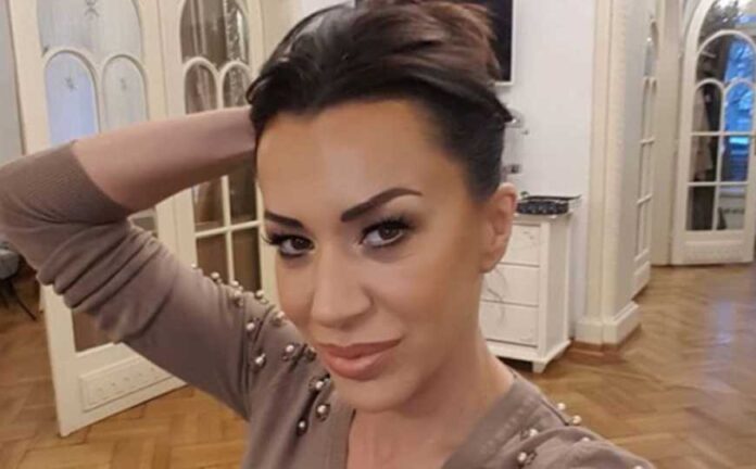 Skandalozna objava pjevačice Romane Panić: Podržala zločinca Ratka Mladića