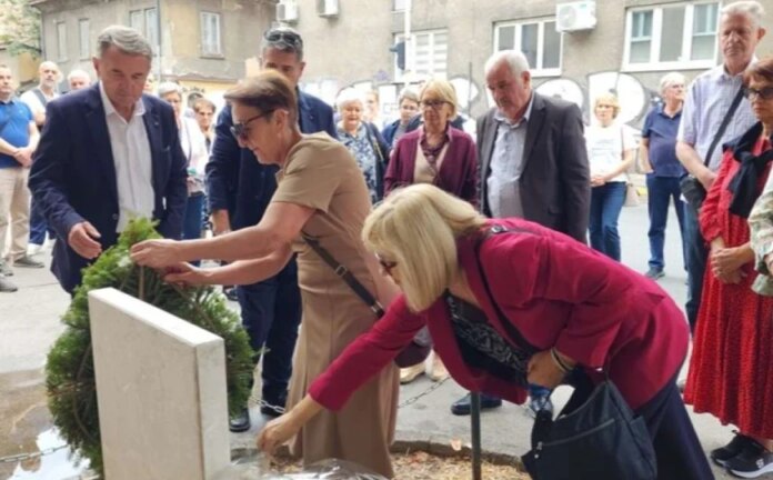 U ulici Hamdije Kreševljakovića odata počast djeci koja su poginula od granate 1992. godine