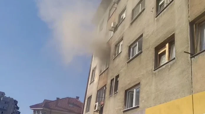 Vatrogasci interveniraliPožar u zgradi u tuzlanskom naselju Tušanj