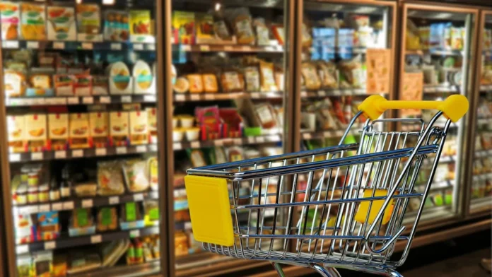 Boja tacne za meso u supermarketu ima značenje: Crna, žuta i bela ambalaža nisu slučajan izbor, evo šta treba da znate