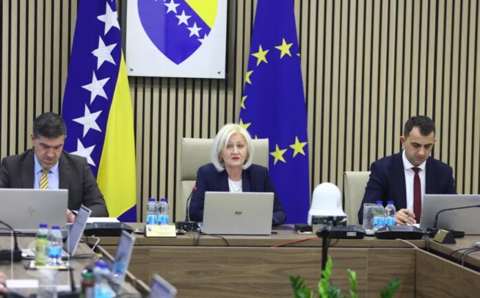 Danas zasjeda Vijeće ministara BiH: Ponovo rastu plaće državnim funkcionerima?