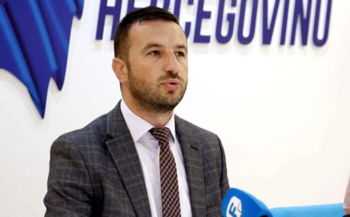 Efendić o izborima u Srbiji: “Svrgnuli su diktatora, nadam se promjeni politike prema BiH”