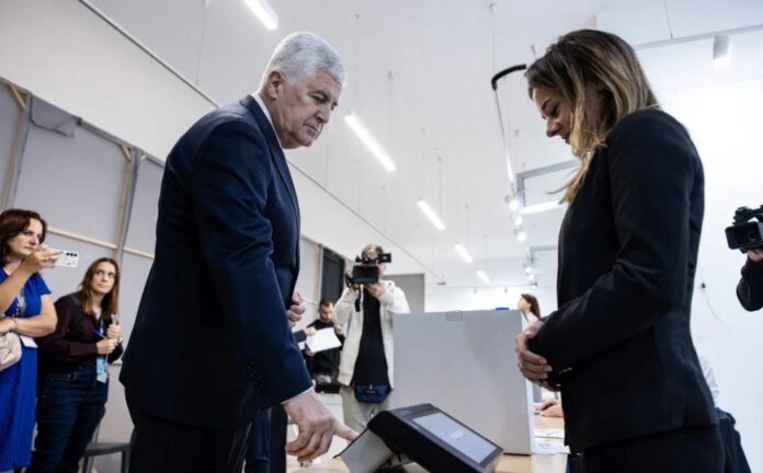 HDZ i SDA prema trenutnoj računici mogu sami potvrditi Vladu HNK