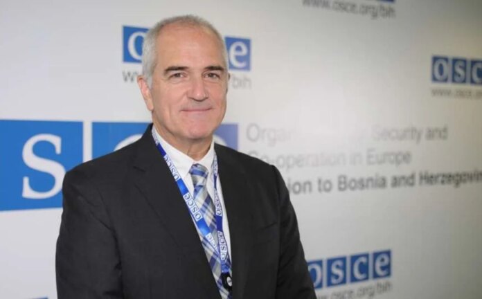 Šef misije OSCE-a Rick Holtzapple poručio građanima: “Izađite na izbore, nek se vaš glas čuje”