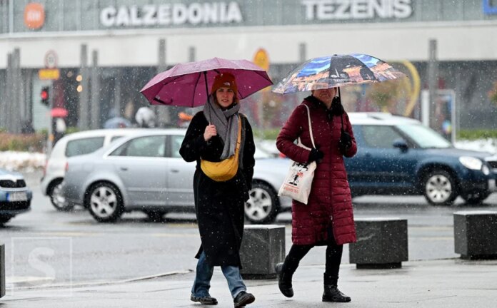 Zima stiže ranije u Bosnu i Hercegovinu: Vrijeme za zimske jakne, jutros minus, najavljen i snijeg